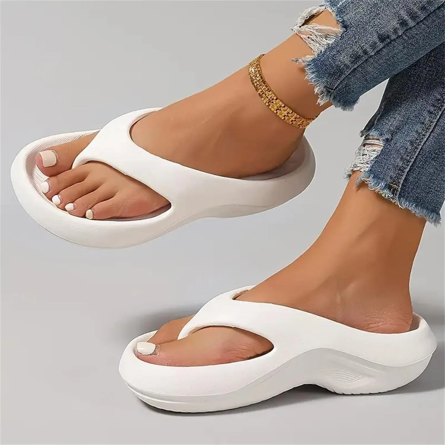 Flip Flops with Arch Support for Women Comfort Plantar Fasciitis Orthopedic Sandals Lightweight Arch Support Recovery Flip-Flops Pillow Breathable Walking Slippers Summer Beach Cloud Slides
