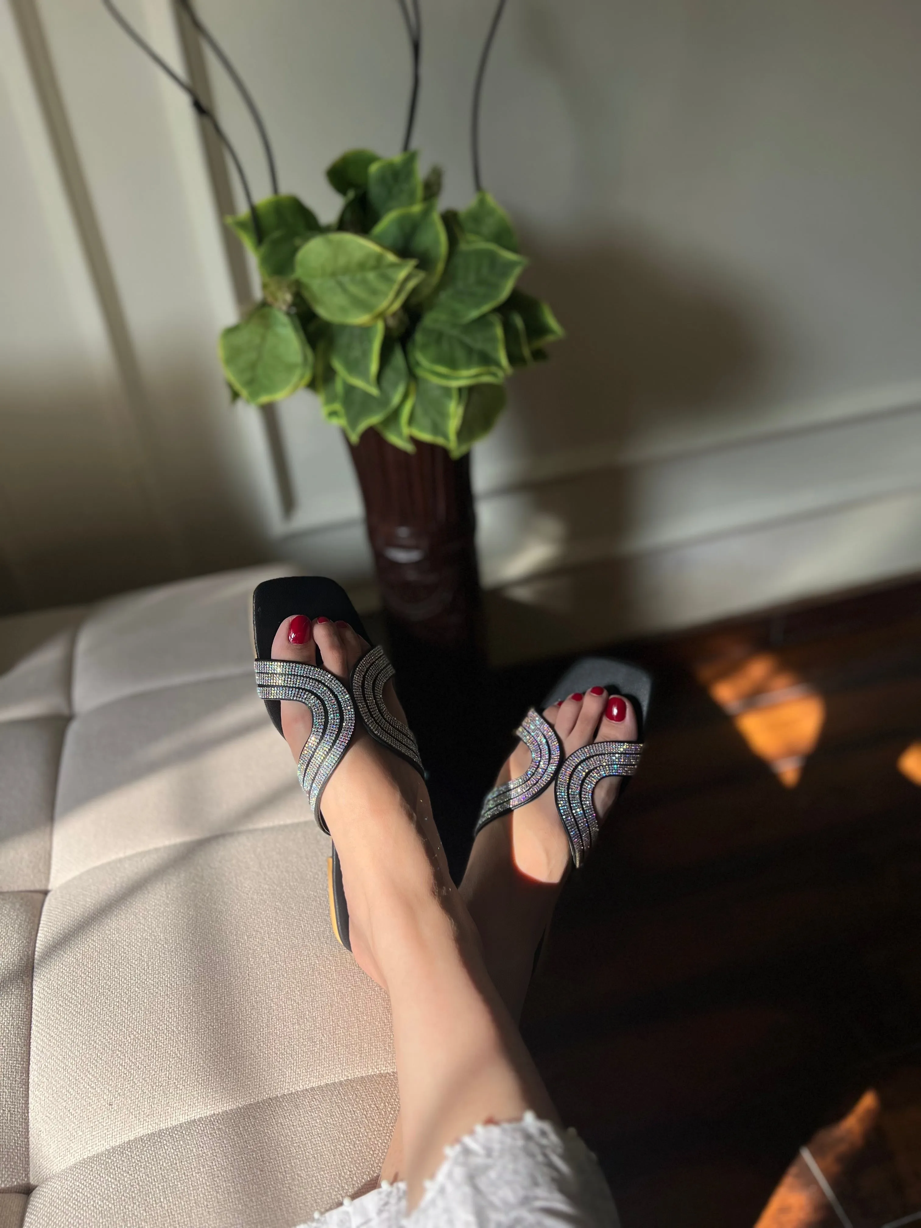 Julia Slides - Black