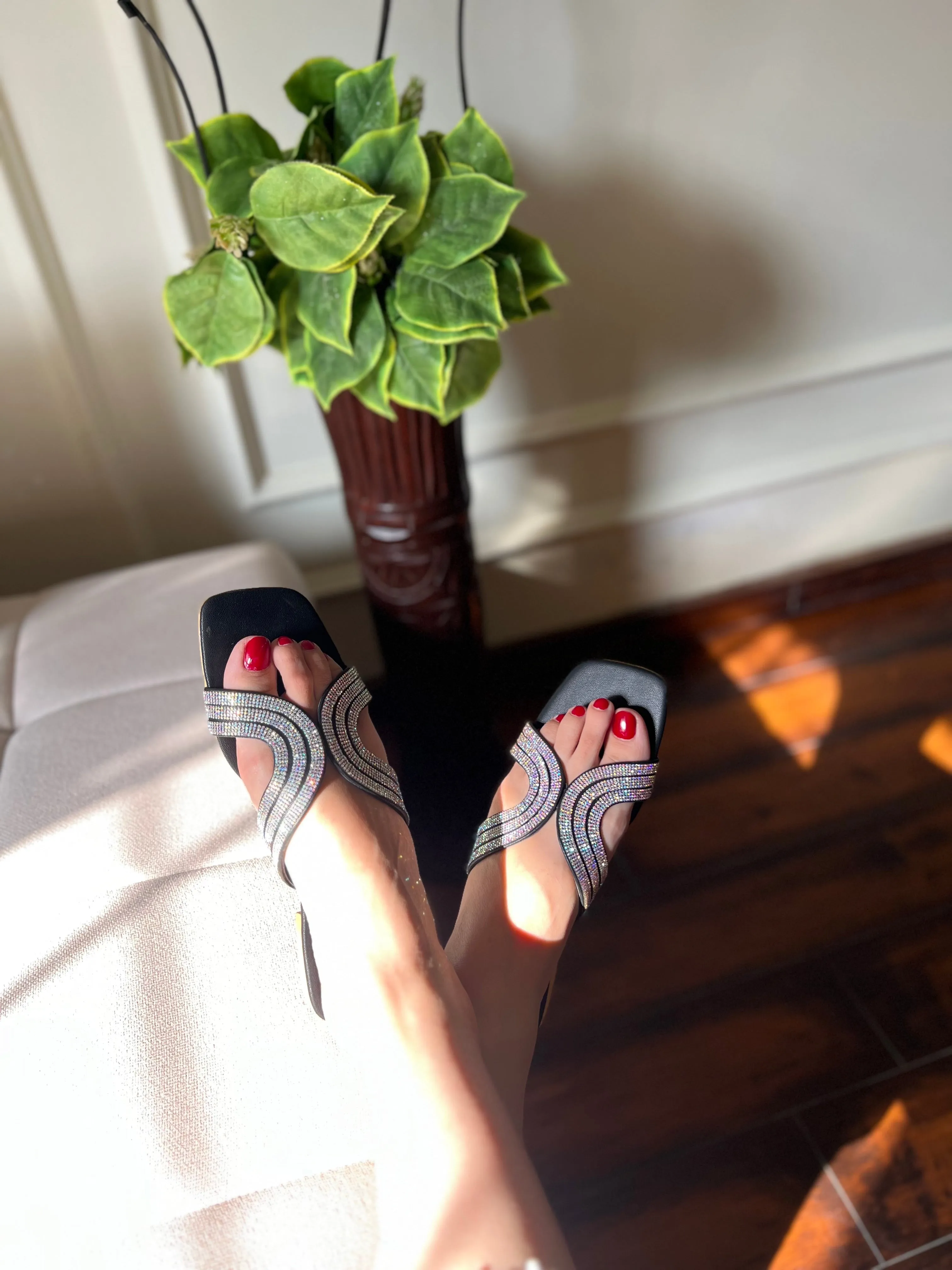 Julia Slides - Black