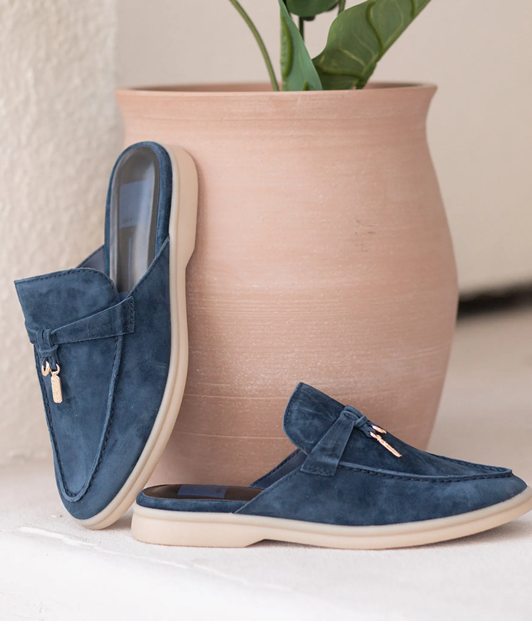 Lasail Flats in Navy Suede