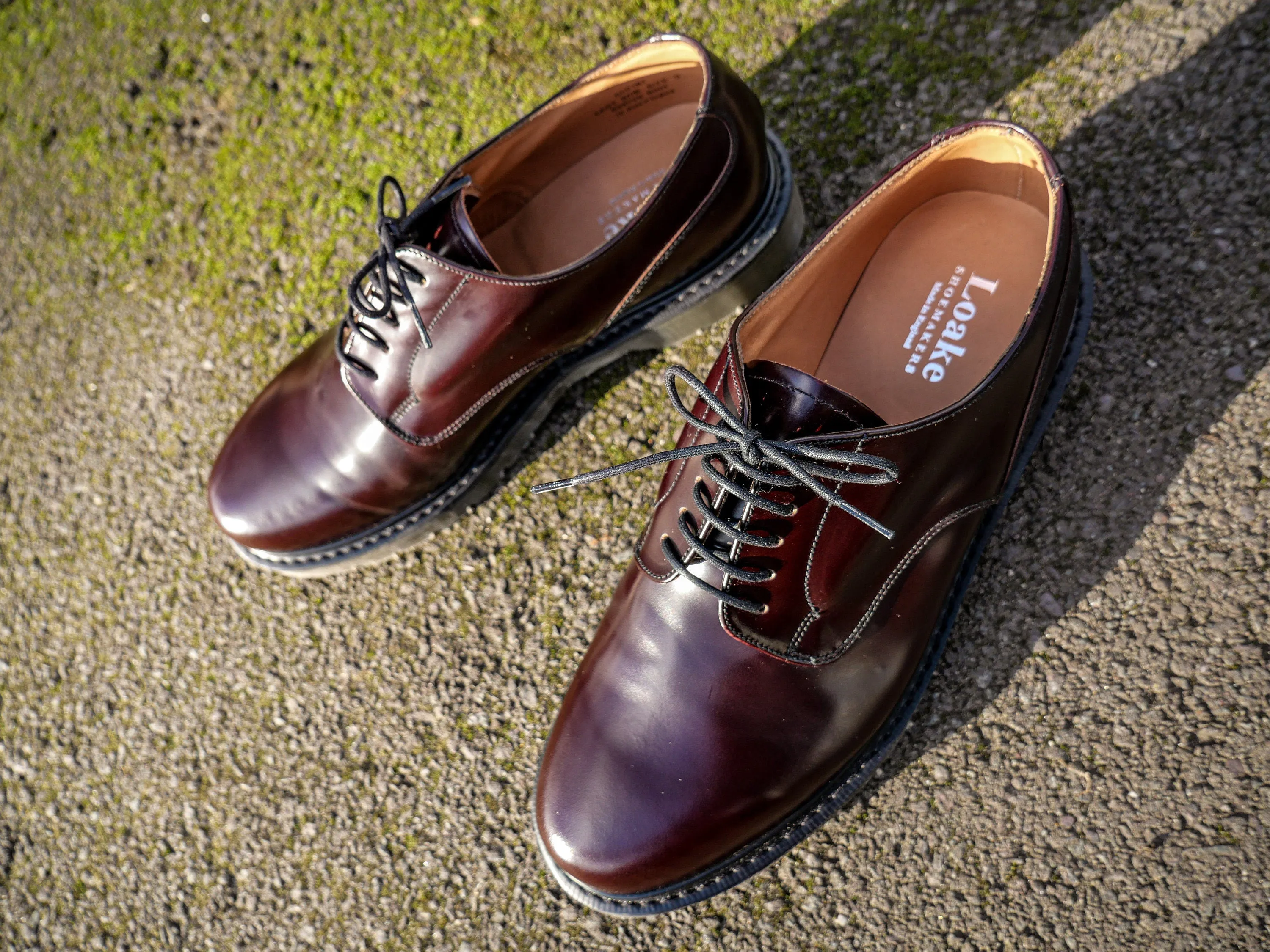 Loake Burgundy Shoes, Made in England, Classic Leather Gibson 5 Eyelet / 861