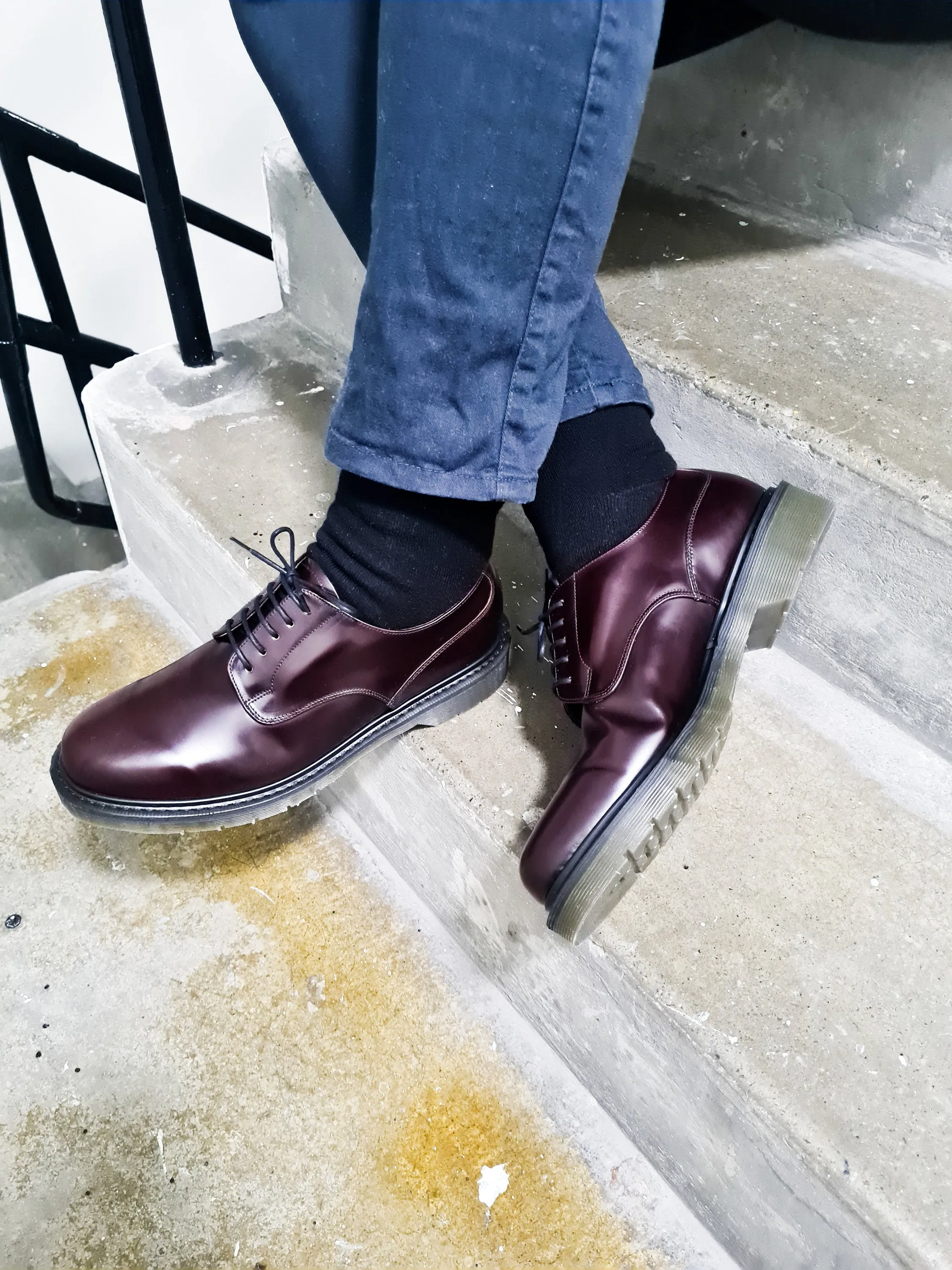 Loake Burgundy Shoes, Made in England, Classic Leather Gibson 5 Eyelet / 861