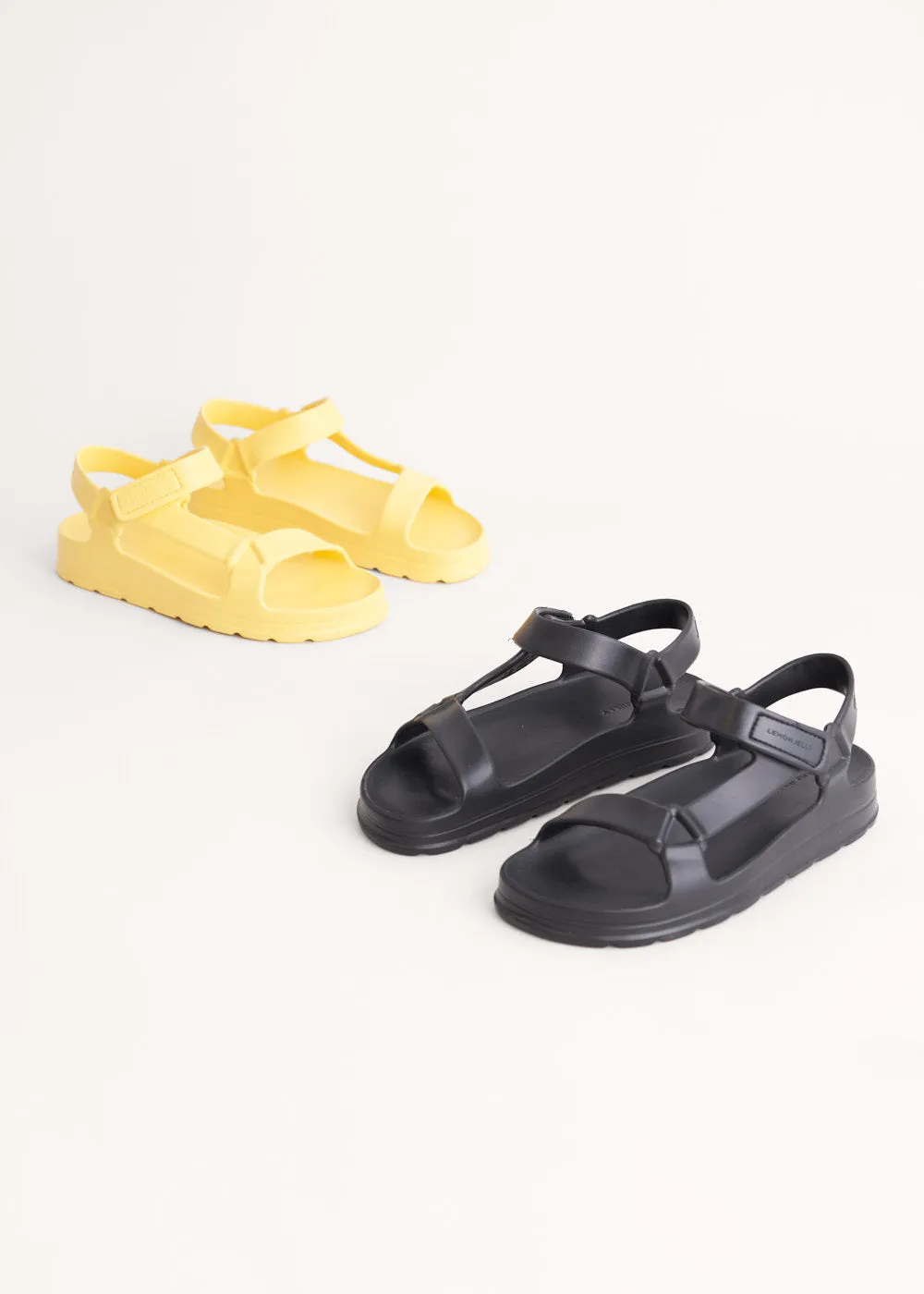NIKITA SANDAL - BLACK