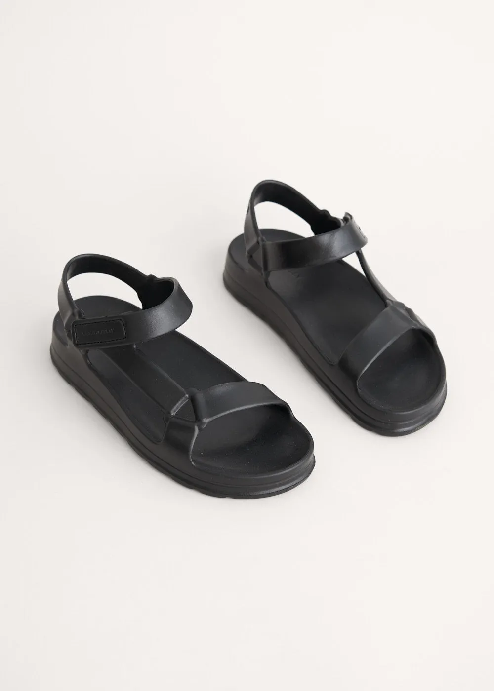 NIKITA SANDAL - BLACK