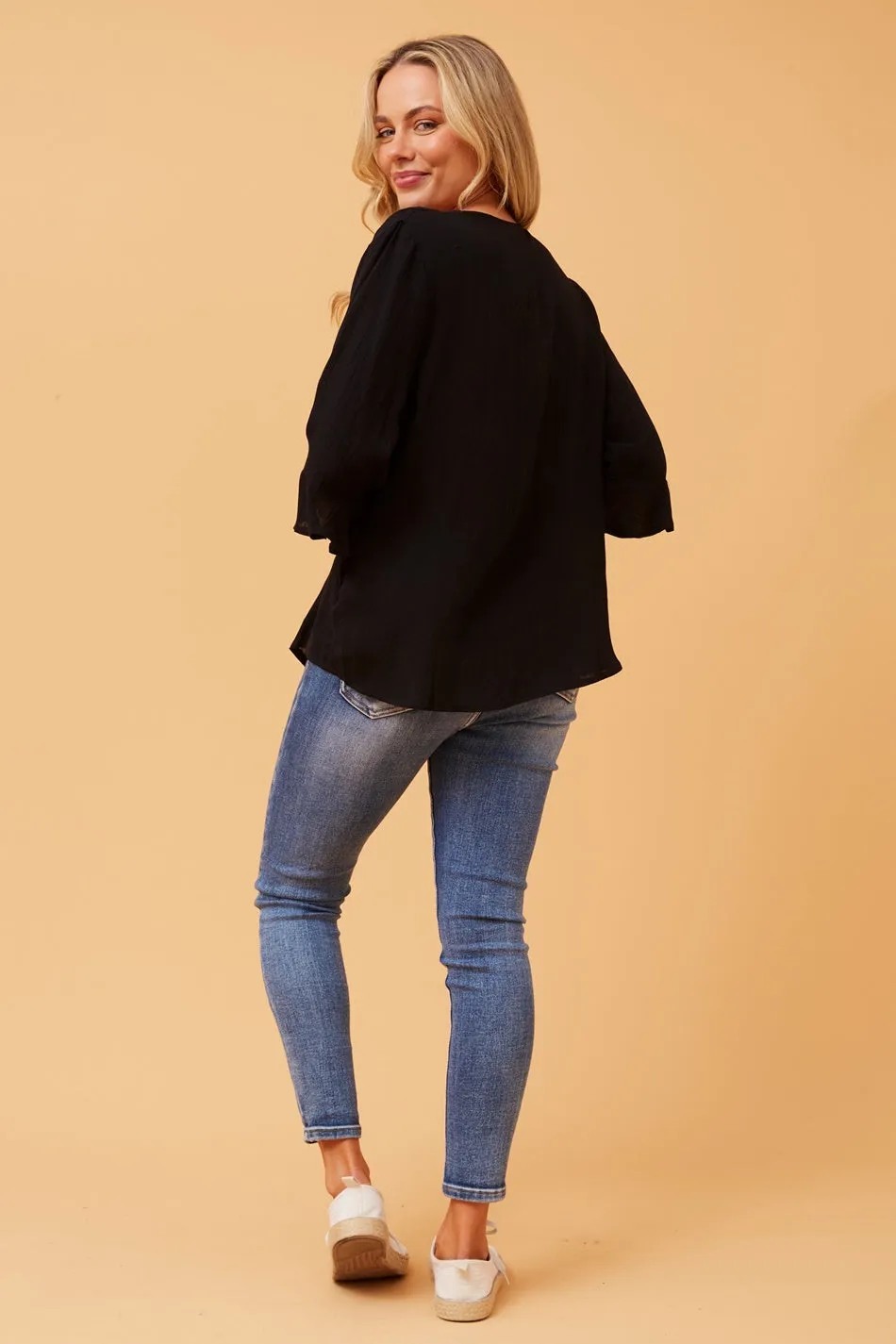 RUE BUTTON DETAIL TOP