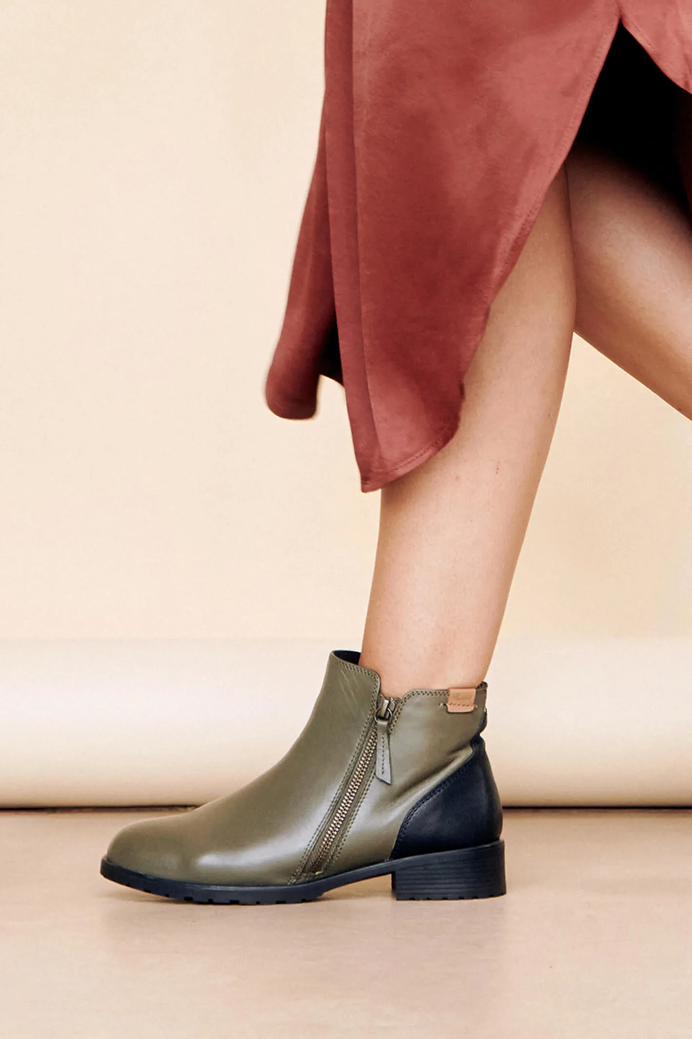 Strive Sandringham Boots Olive Zip Leather